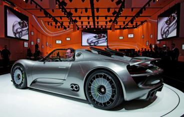 Обзор автомобиля Porsche 918