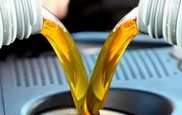 Можно смешивать масло двигателя?.