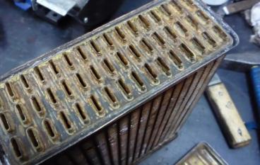 Чем промывать радиатор печки автомобиля в домашних условиях .