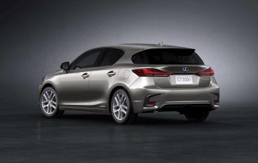 Фотографии новой модели хэтчбека Lexus CT 200h.